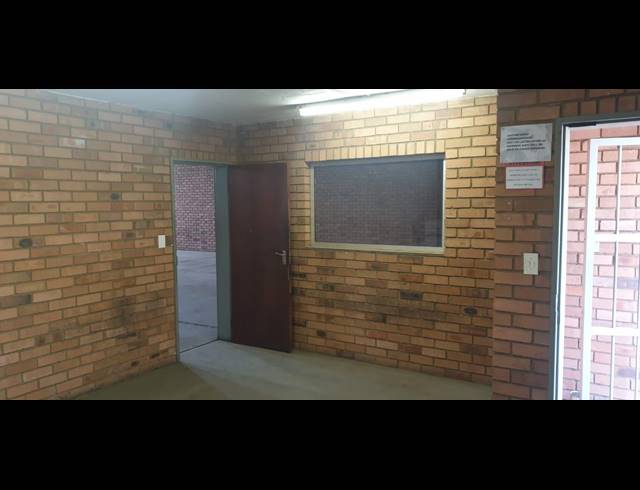 319M² WAREHOUSE TO LET IN BRENTWOOD PARK